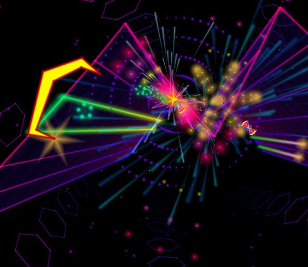 Кислотный угар TxK на первый взгляд похож на все инди-игры в ретро-стилистике сразу, но у британского геймдизайнера Джеффа Минтера был вполне конкретный источник вдохновения, аркадный шутер Tempest. Спустя 33 года абстрактная скобка, стреляющая пикселями по непонятным пятнам, карабкающимся по неправильным геометрическим фигурам, все еще способна увлечь, но так вышло, что TxK иллюстрирует скорее не живучесть по-настоящему хороших идей, а беспомощность PS Vita.