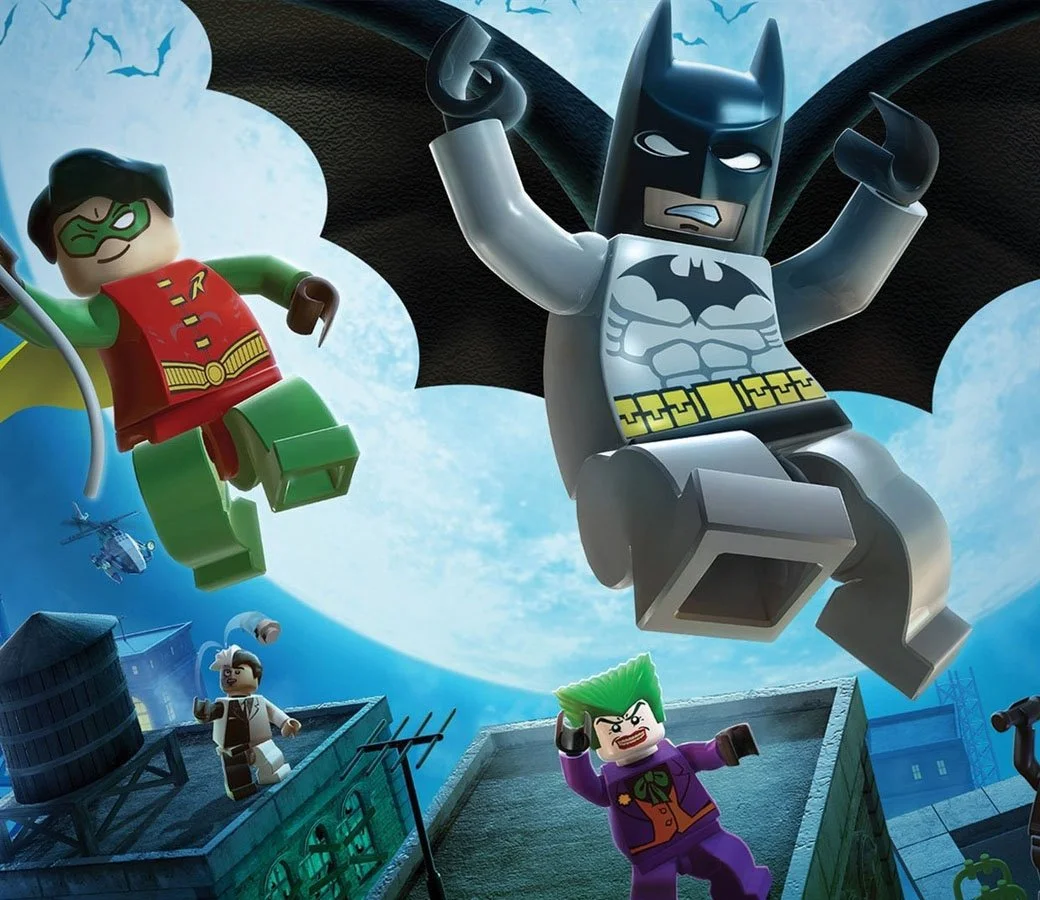 Давайте обойдемся без лишних слов. LEGO Batman 2: DC Super Heroes любить можно хотя бы за то, что она претворяет в жизнь розовую мечту любого, кто будучи ребенком заворачивался в одеяло и представлял себя сумрачным рыцарем вселенной DC. Пожалуйста, забудьте о возрасте, социальном статусе, количестве высших образований и оцените момент.