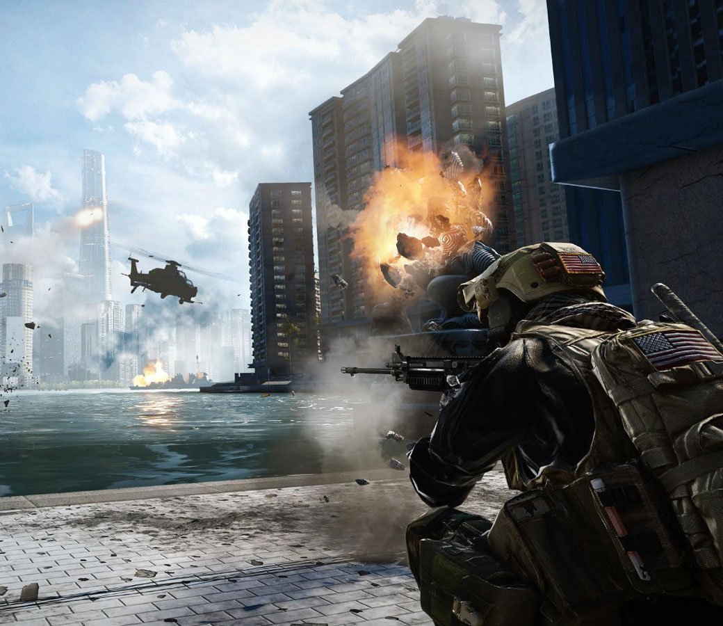 Battlefield 4 легко восхищаться: когда на твоих глазах рушится небоскреб, укутывая поле боя облаком пыли, а вода из разбитой дамбы заливает половину уровня, полностью меняя тактику сражения, хочется забыть все другие мультиплеерные шутеры навсегда. Эйфория, увы, быстро спадает, когда выясняется, что набора зрелищных приемов недостаточно, чтобы неделями держать у экрана, а сетевой код традиционно для DICE сырой.