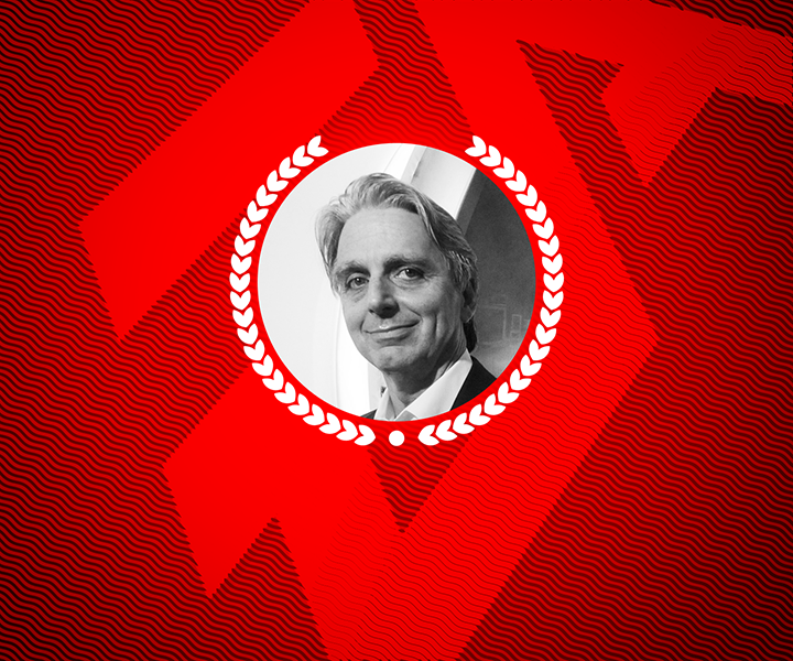 Вчера стало известно, что исполнительный директор Electronic Arts Джон Риччитьелло покинет свой пост 30 марта. В качестве причины своей отставки Риччитьелло назвал финансовые неудачи Electronic Arts в текущем финансовом году. Он отметил, что доходы компании оказались ниже, чем планировалось, и признал, что полностью несет за это ответственность. В настоящее время EA начала поиск нового кандидата на должность исполнительного директора компании, а до его назначения эту роль будет исполнять Ларри Пробст, который был главой компании с 1991 по 2007 год.