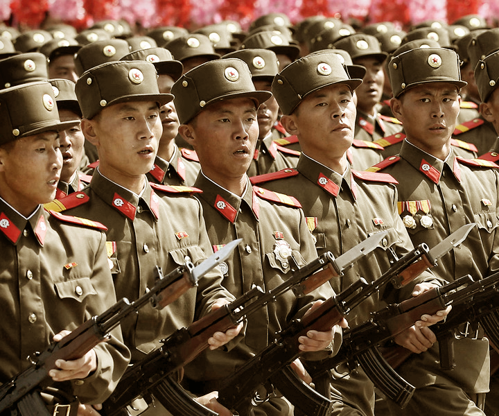 Советский Союз<br />и Россия постоянно выступали в роли злодеев как в фильмах, так и видеоиграх. Но<br />наша Родина в этом не одинока: вымышленная КНДР тоже часто вынашивает коварные<br />планы и пытается уничтожить весь мир – благо, политическое и идеологическое<br />устройство страны как нельзя лучше этому подходит. К выходу фильма<br />«Неуловимые» мы вспомнили 7 игр, где Северная Корея выступала на ключевых ролях<br />и посмотрели, как выглядит самое закрытое государство мира в представлении<br />разработчиков.