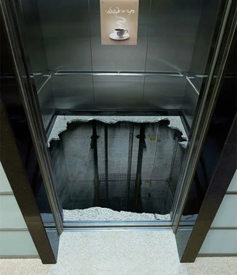 Лифт: тюрьма сроком на 1,5 минуты. Зачем вообще в играх делают лифты? Понятно, что для большего реализма , или же скрывают загрузку перехода на следующий уровень. Но это не радует, ехать в этих их лифтах, да еще баги с ними бывают. Впрочем в этой статье 8 лифтов, которые смогли.