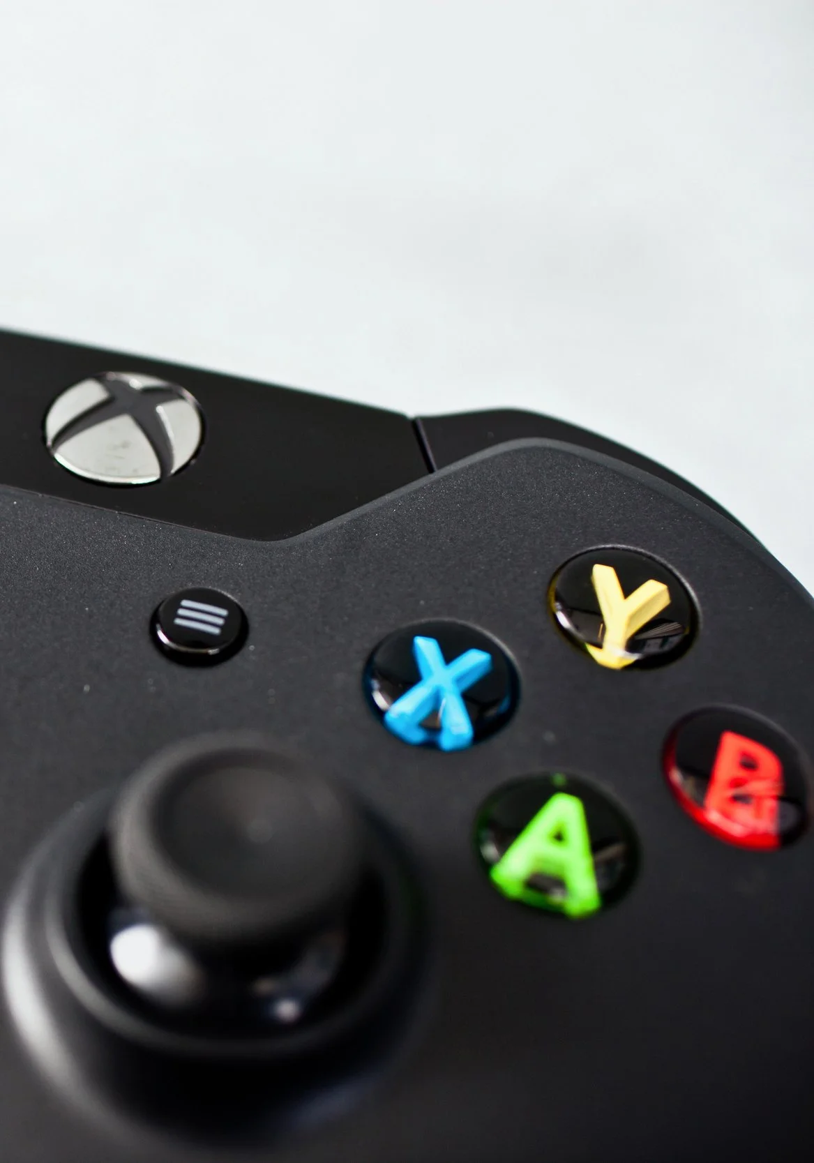 Microsoft решила заново познакомить пользователей с Xbox One. Такое решение было принято в связи со сменой политики компании.