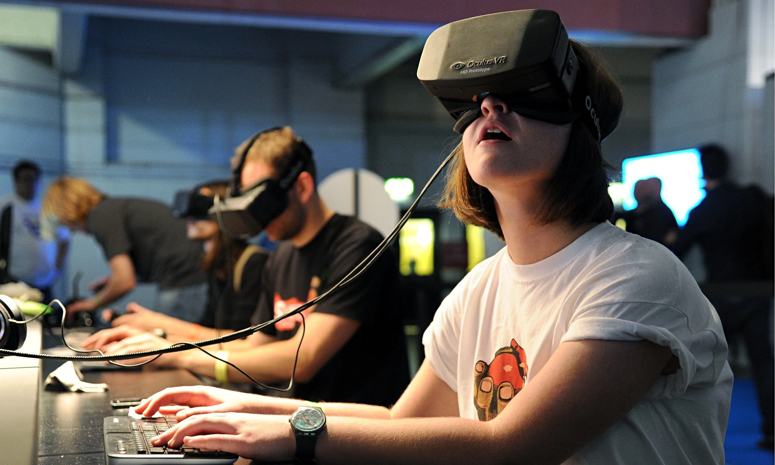 Палмер Лаки: «Мы не зарабатываем на продажах Oculus Rift» - фото 1