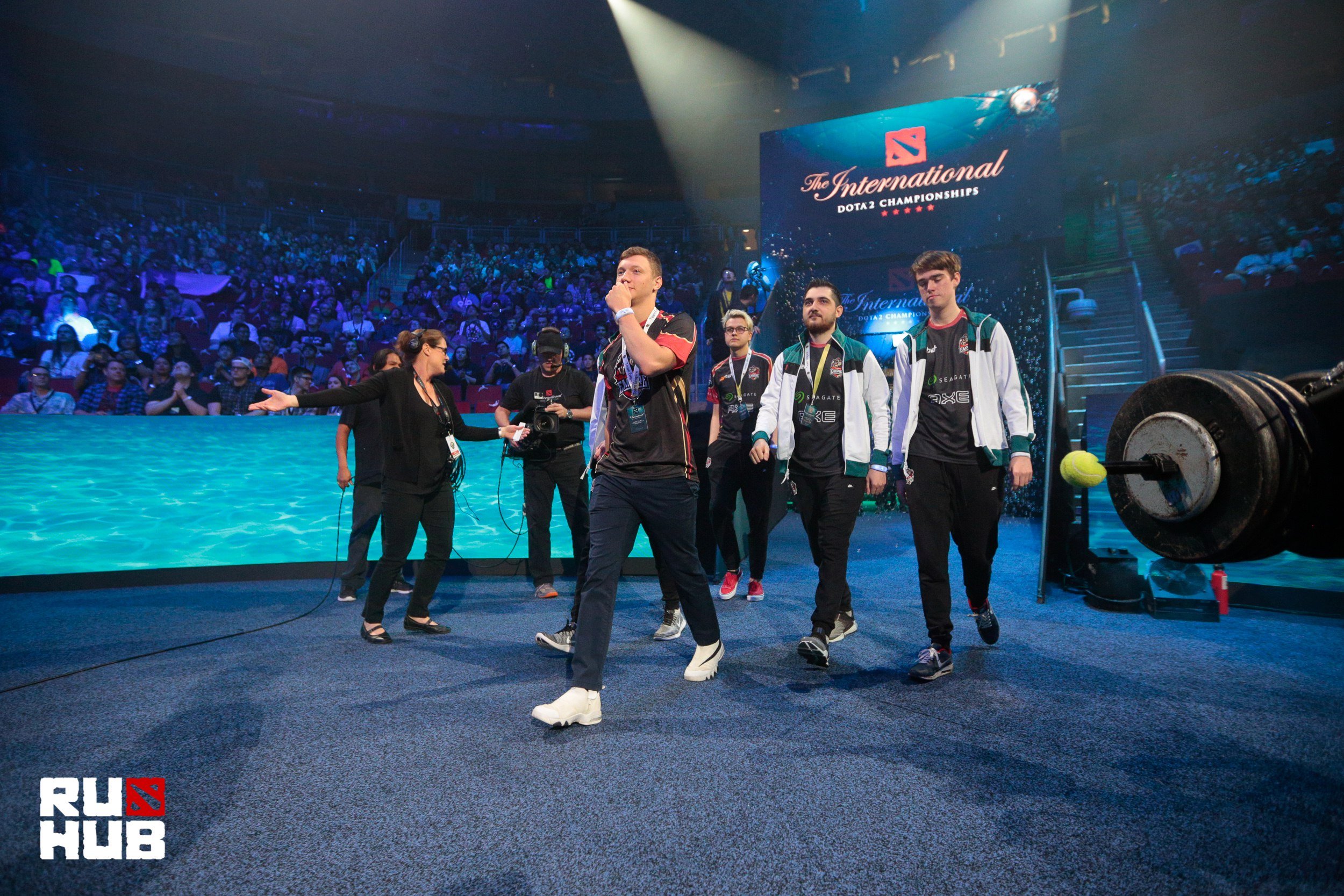 Team Empire на церемонии открытия The International 2017
