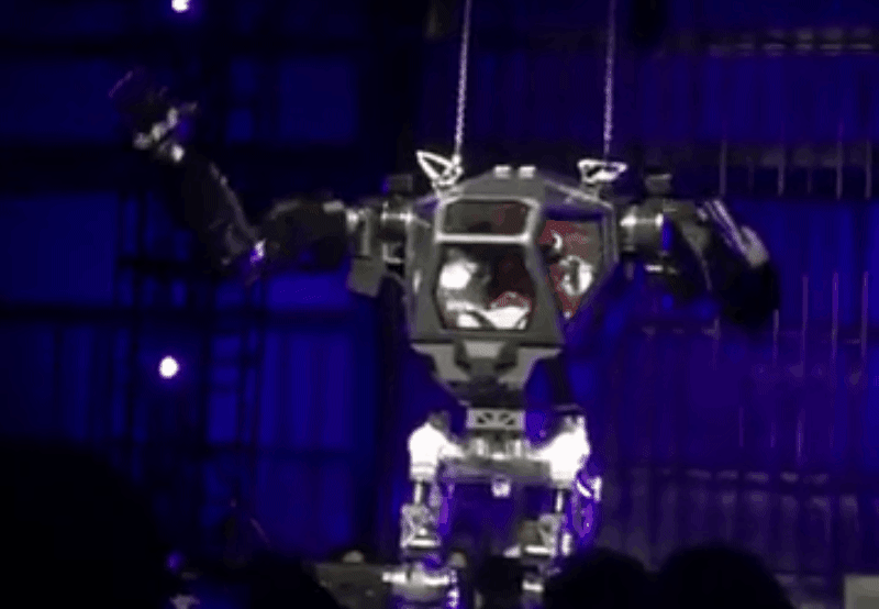 Смерть человекам! Глава Amazon протестировал огромного робота - фото 1