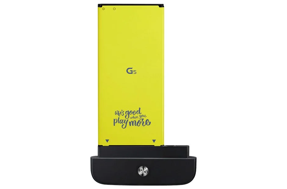 Один из «друзей» LG G5 — звуковой модуль от B&amp;O. Для установки владелец должен извлечь аккумулятор, вставить его в модуль и погрузить конструкцию в смартфон. Ад.