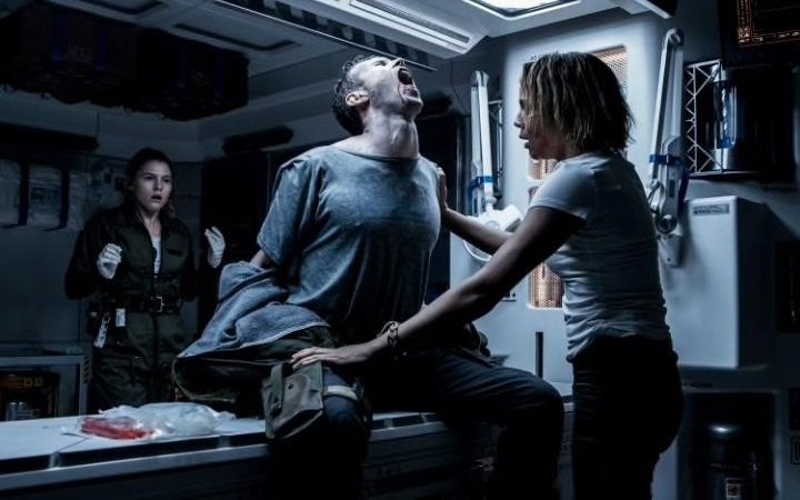 Фассбендер спас фильм! Последние отзывы критиков на «Чужой: Завет» - фото 4