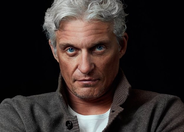 «Тинькофф банк» подал в суд на блогеров Nemagia за ролик про Тинькова - фото 1