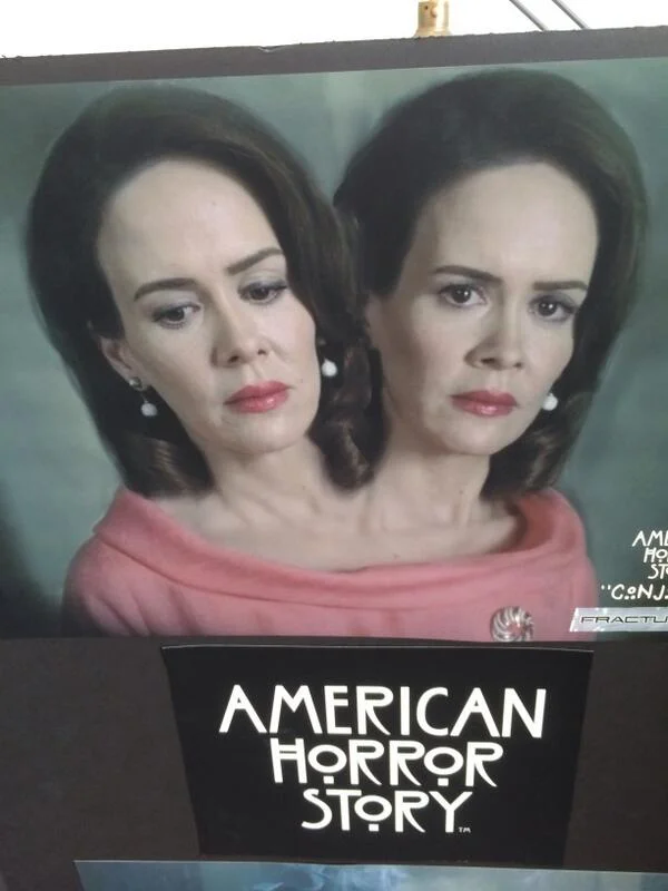 Сара Полсон сыграет сиамских близнецов в новой American Horror Story
