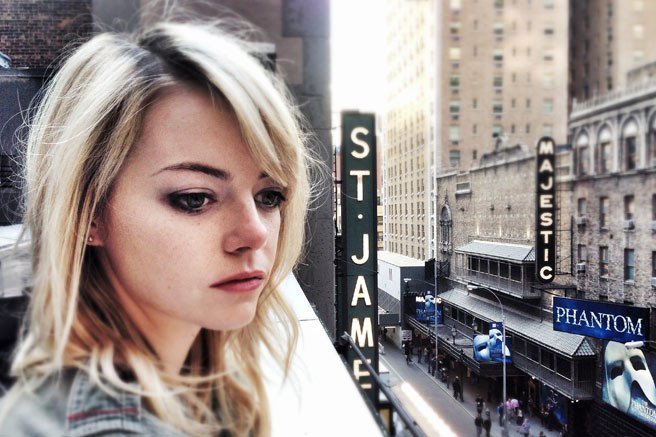 Прекрасная Эмма Стоун, исполнившая в фильме роль Сэм.