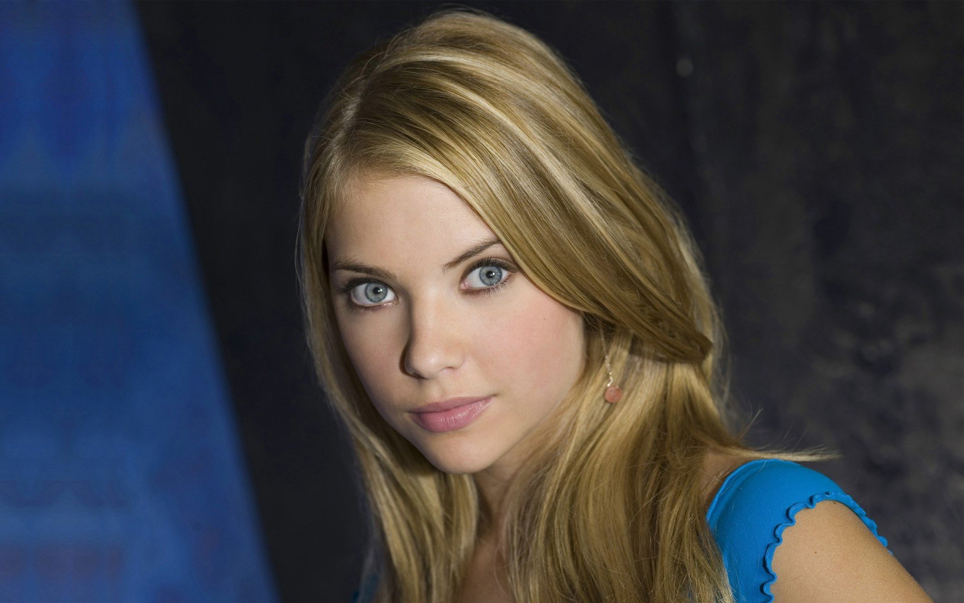 Семь актрис на роль Памелы Андерсон в киноверсии «Спасателей Малибу» - фото 3