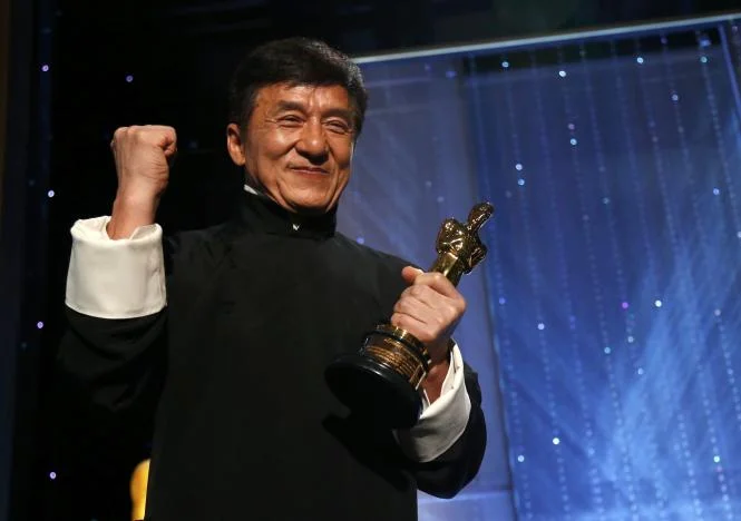 Впервые за полвека работы в киноиндустрии Джеки Чан получил «Оскар» - фото 2