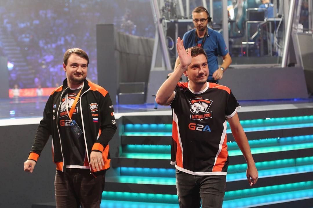 10 лучших кадров второго дня плей-офф TI7 - изображение 3 10 лучших кадров второго дня плей-офф TI7 - фото 3