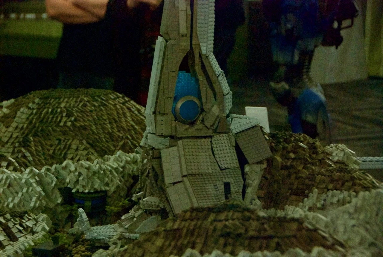 Для презентации одной из мультиплеерных карт Halo на Comic Con, Mega Blocks собрали ее полноценную реплику.