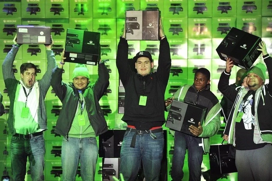 Xbox One прервала десятимесячное лидерство PS4 в США - фото 1