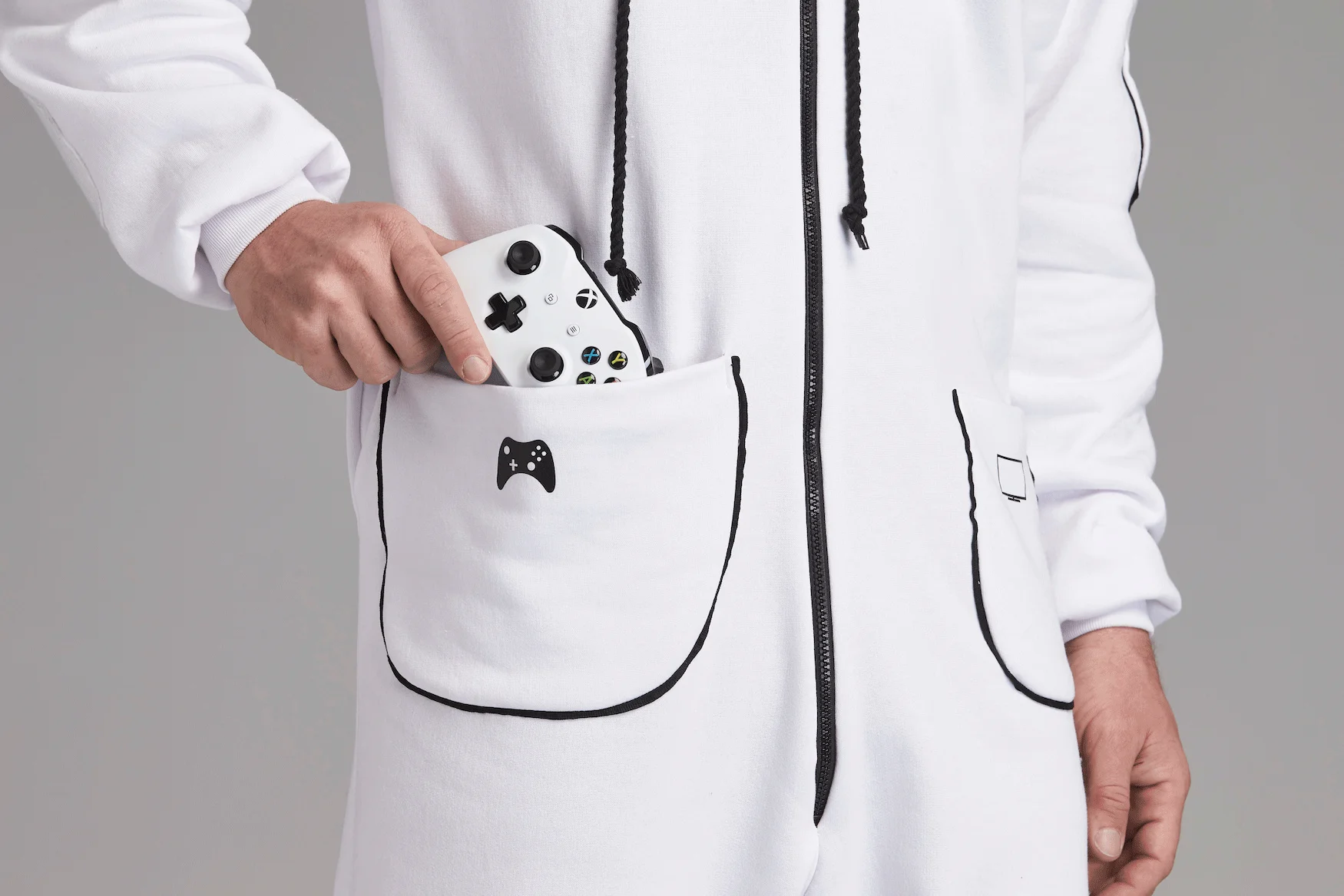 Microsoft выпустила специальный комбинезон для игры на Xbox One - фото 2