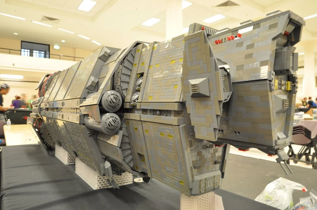 Фанат Halo построил из LEGO космический корабль - фото 1