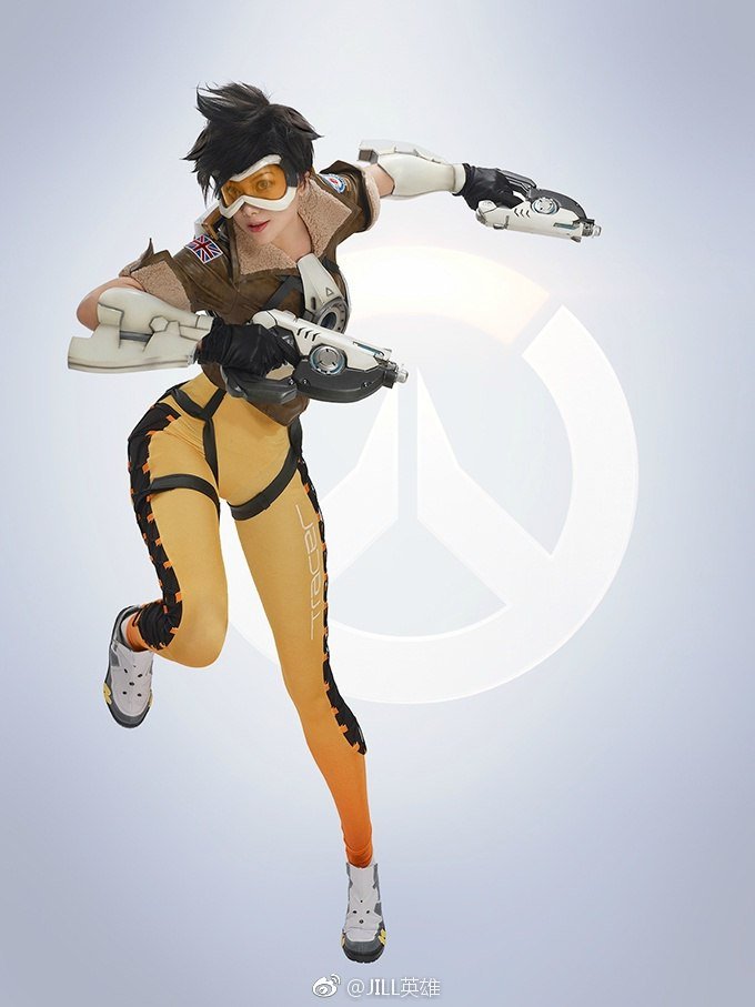Косплей дня: жизнерадостная Трейсер из Overwatch﻿ - фото 2
