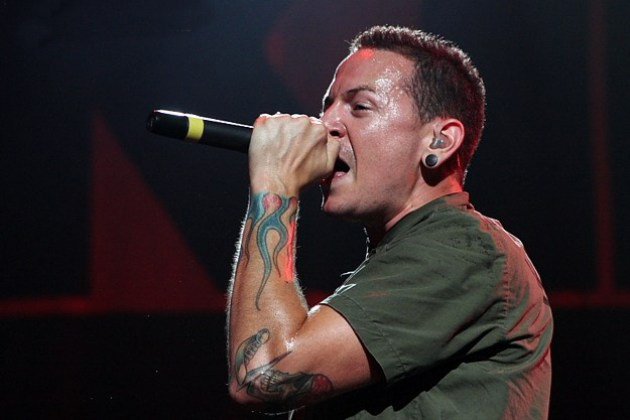 Вокалист Linkin Park готов бить в лицо фанатов за упреки в продажности - изображение 1 Вокалист Linkin Park готов бить в лицо фанатов за упреки в продажности - фото 1