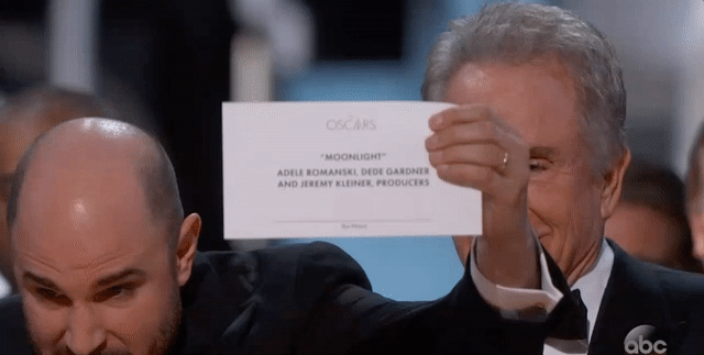 Самые странные и смешные моменты «Оскара» в гифках - фото 12