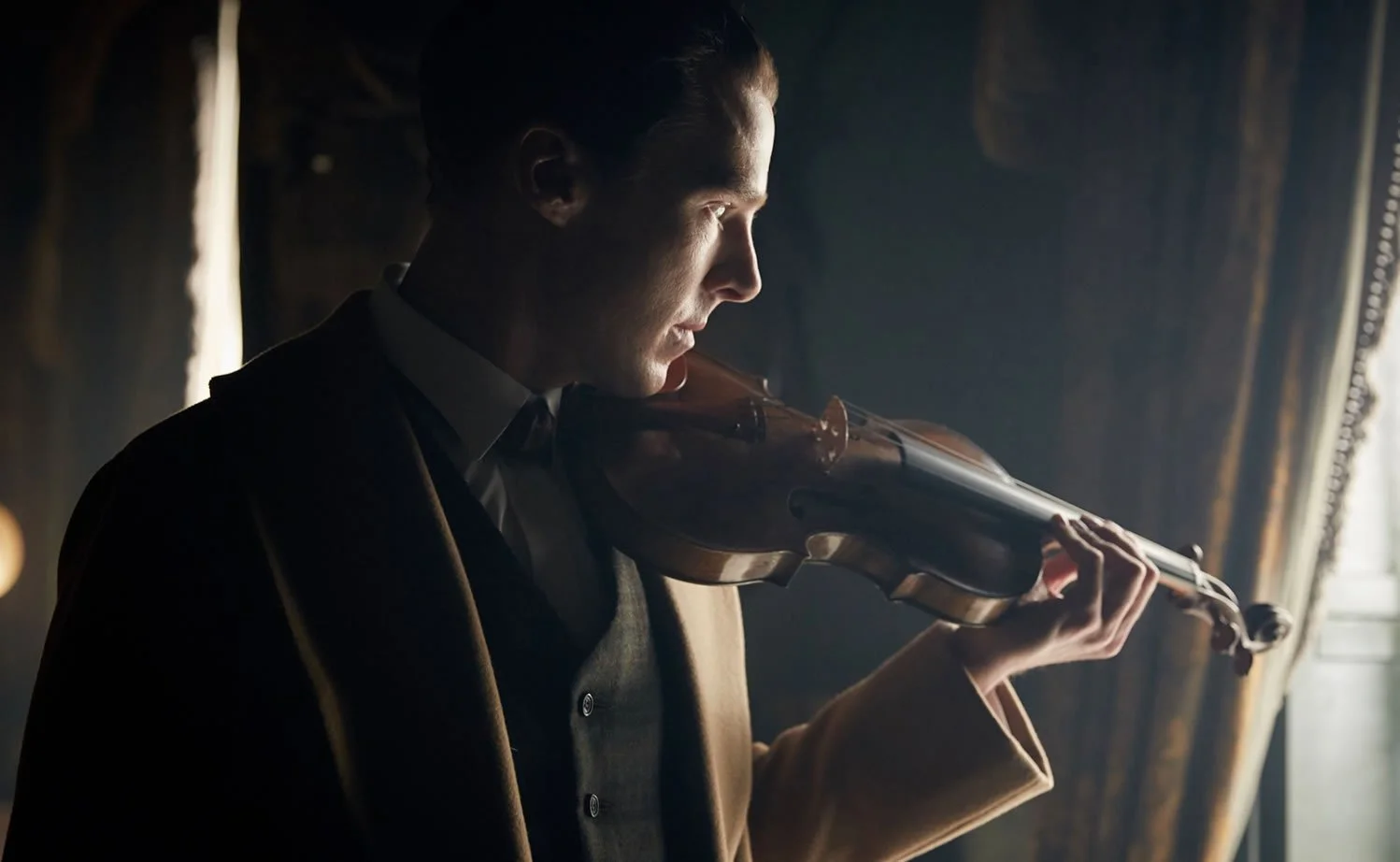 Дело обретает серьезный оборот в трейлере четвертого сезона «Шерлока» - фото 1