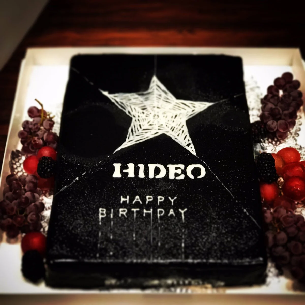 С праздником, Хидео-сан! Как Кодзима отмечает день рождения - фото 1