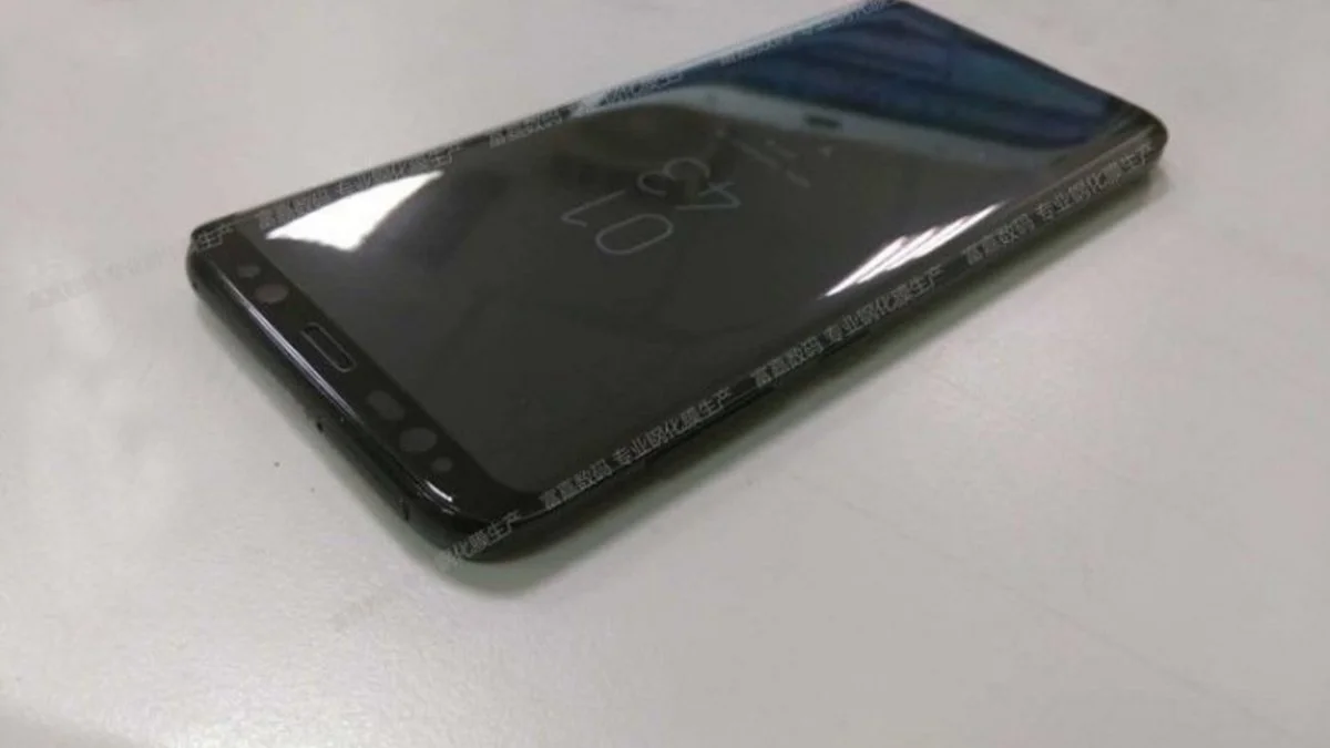 Samsung Galaxy S8 на фото: нет логотипа, тонкие рамки и загнутые края - фото 1