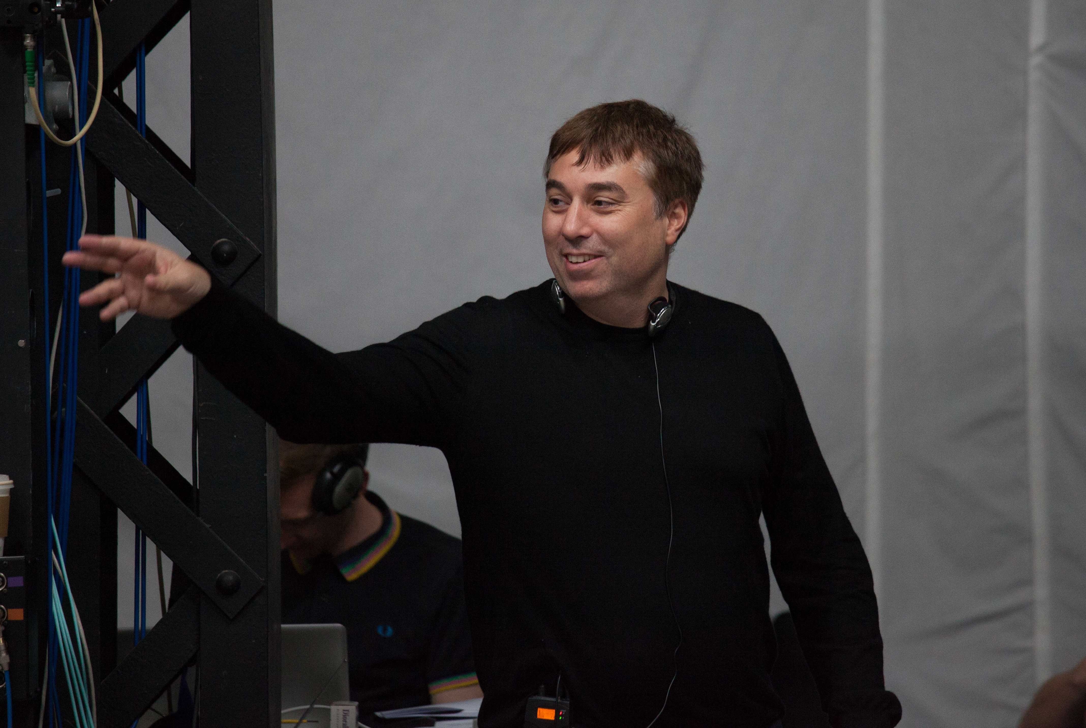 Крис на съемочной площадке своей игры.