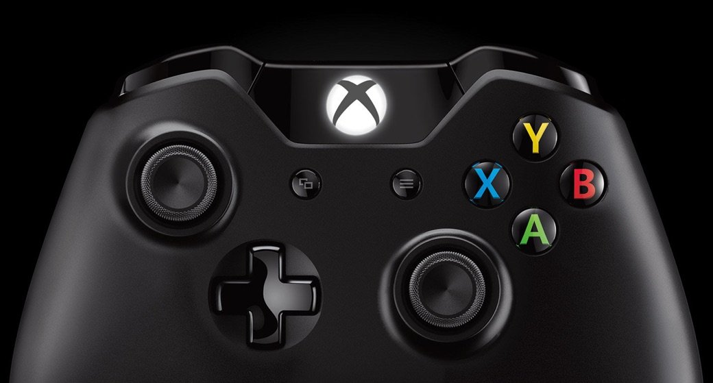26 сентября продажи Xbox One официально стартуют в России. Консоль пришла к нам через 10 месяцев после своего американского релиза, и за это время с ней произошло немало интересных трансформаций. От первоначальной концепции Xbox One не осталось и следа — как в плане «железа», так и подхода к играм. «Канобу» и «М.Видео» разобрались, что ждет покупателей столь быстро меняющейся консоли в ближайшие месяцы.