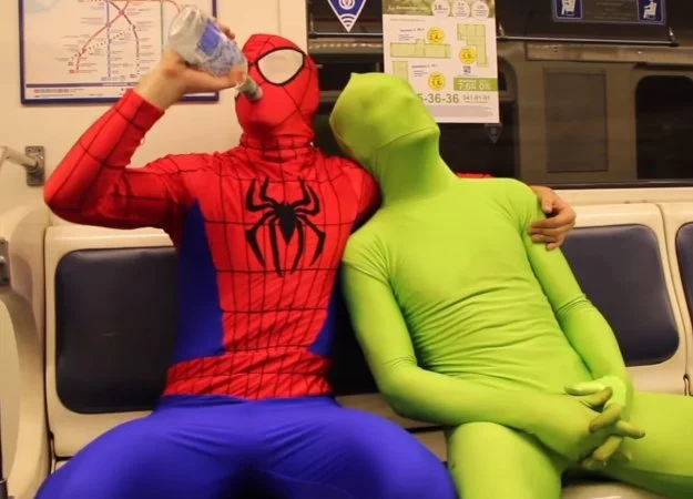 В Питере — пить и снимать короткометражки про пьяного Человека-паука - фото 1