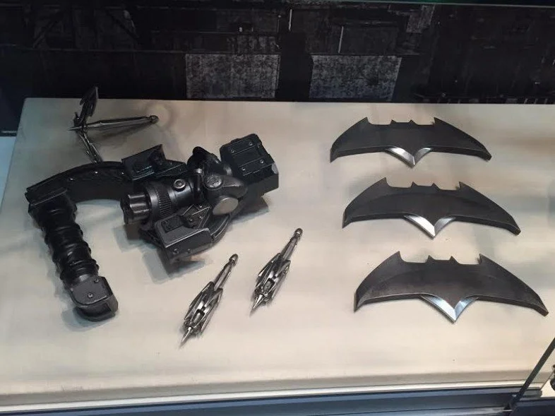 Костюмы, гаджеты и фигурки Бэтмена на Comic-Con 2015 - фото 5