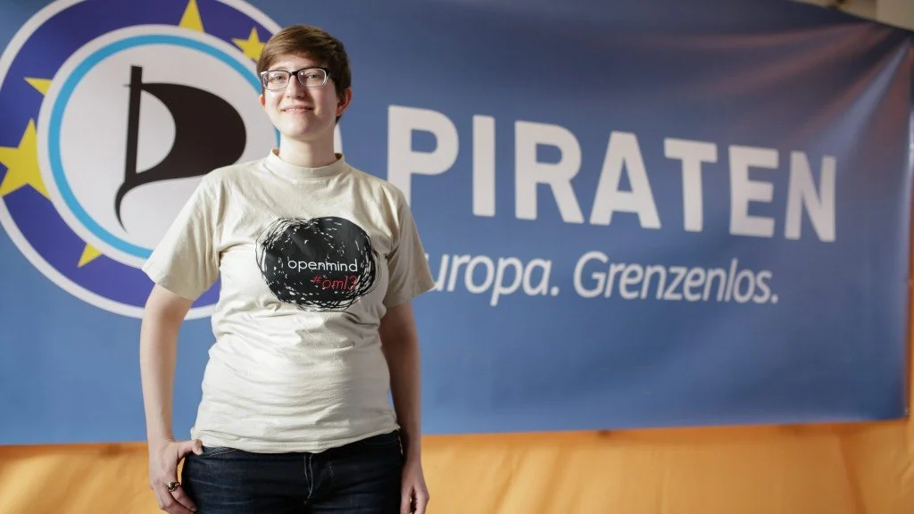 Депутат из Пиратской партии радикально изменит закон об авторском праве в ЕС - фото 2