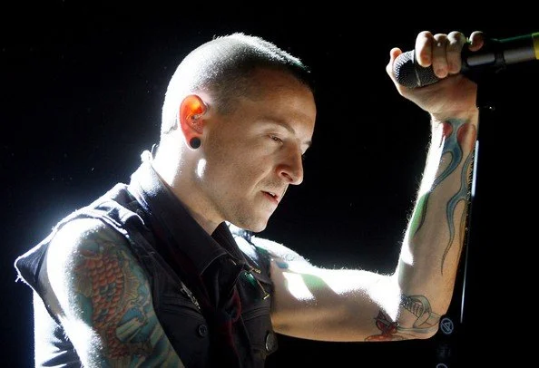 Солист Linkin Park Честер Беннингтон покончил с собой - фото 1