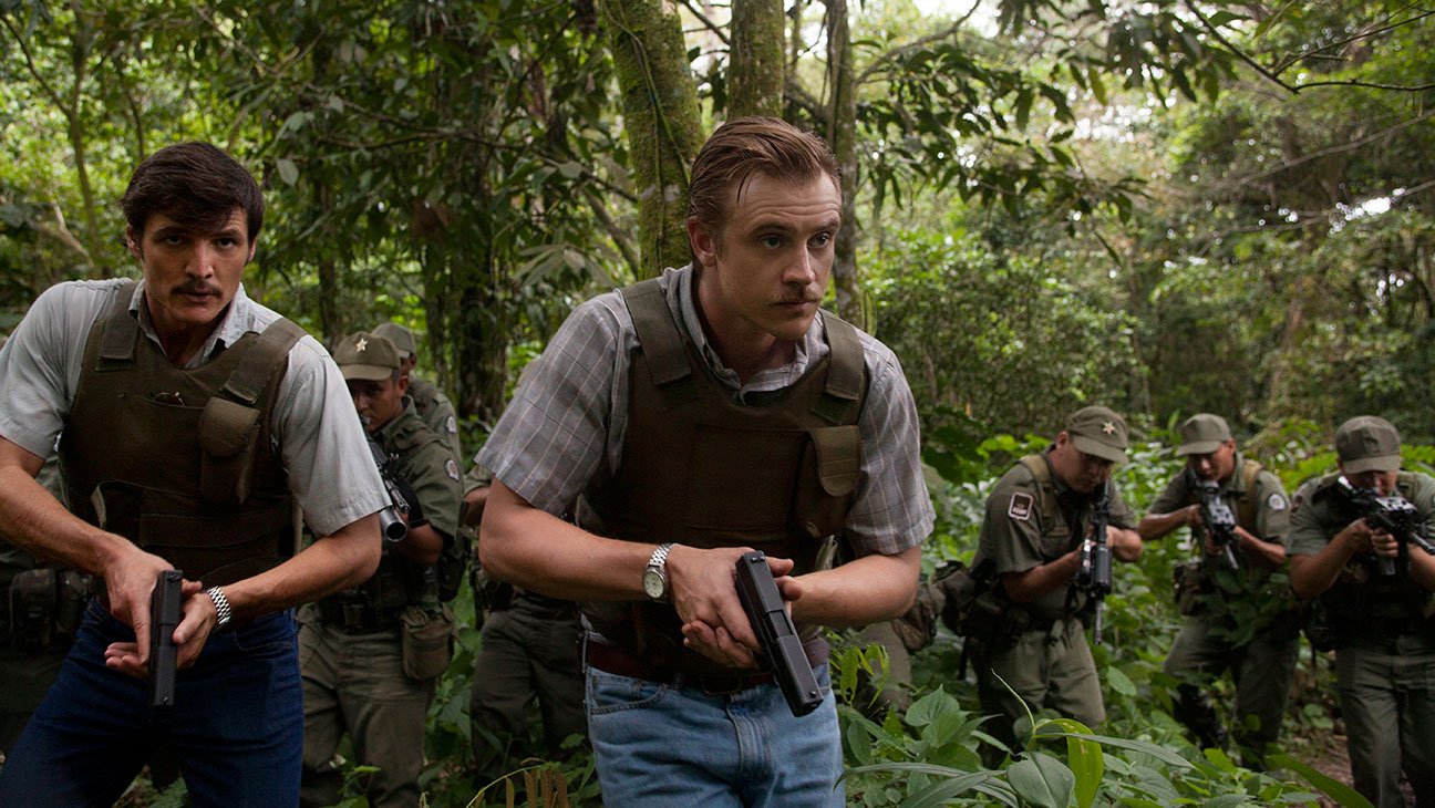 Этой осенью на всех каналах стартовали новые линейки сериалов, некоторые из которых мы уже рассматривали. Два новых шоу, посвященные работе ФБР, привлекли мое внимание еще в мае, когда мы сравнивали трейлеры разных телеканалов. Это «Слепое пятно» NBC и «База Куантико» канала ABC. <br />У обоих сериалов вышло уже по 4 эпизода, по которым уже вполне можно судить, будете ли вы смотреть их дальше. Сериал «Нарко» же, выпущенный Netflix, повествует о борьбе одного агента УБН и Пабло Эскобара в восьмидесятых.