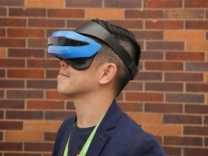 Microsoft уже продает AR-шлемы из самого нелепого будущего - фото 3