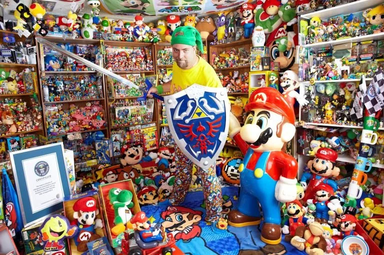 Полицейский из Дубая собрал самую большую коллекцию товаров Nintendo - фото 1