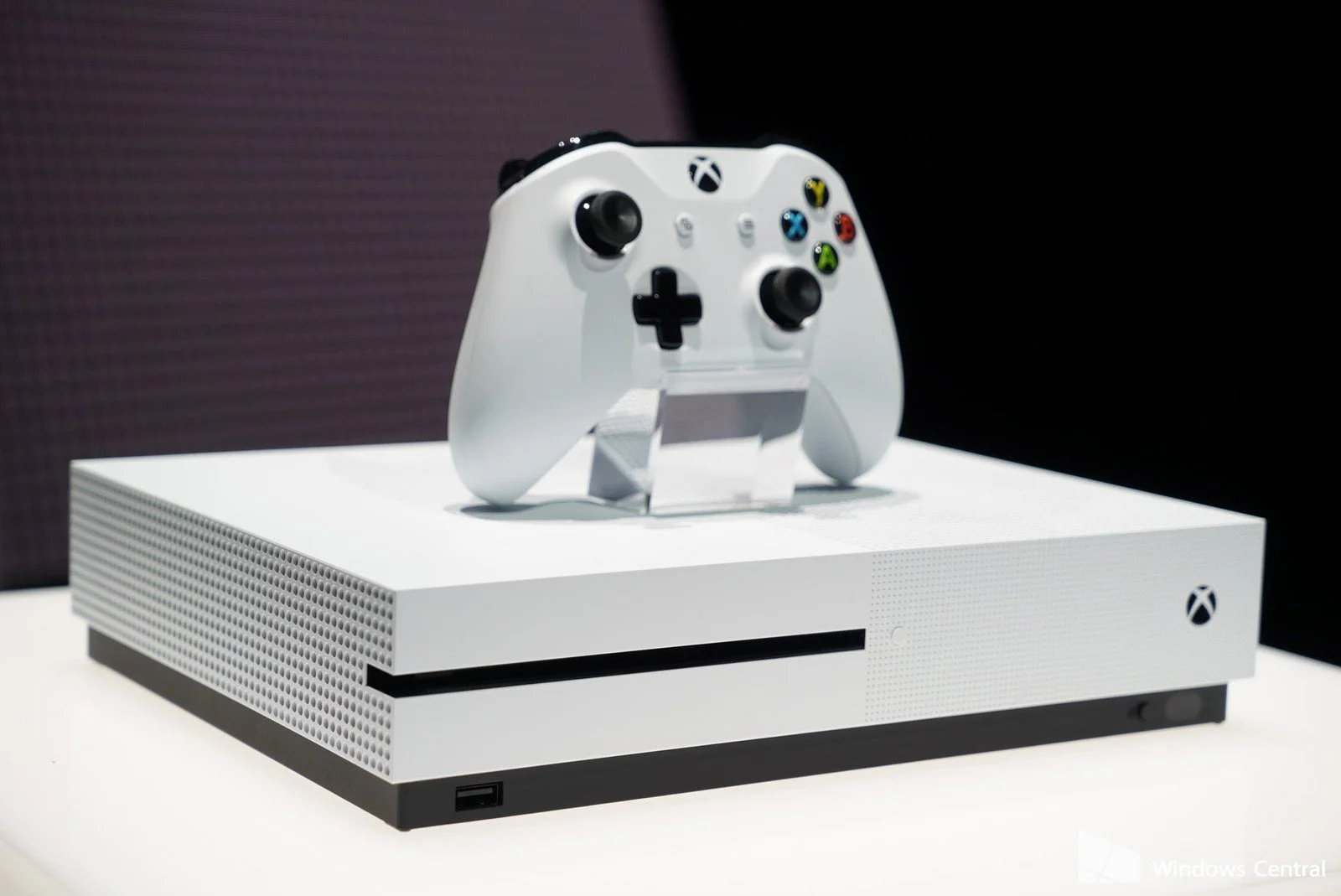 Xbox One вновь обошел PlayStation 4 по продажам в США - фото 1