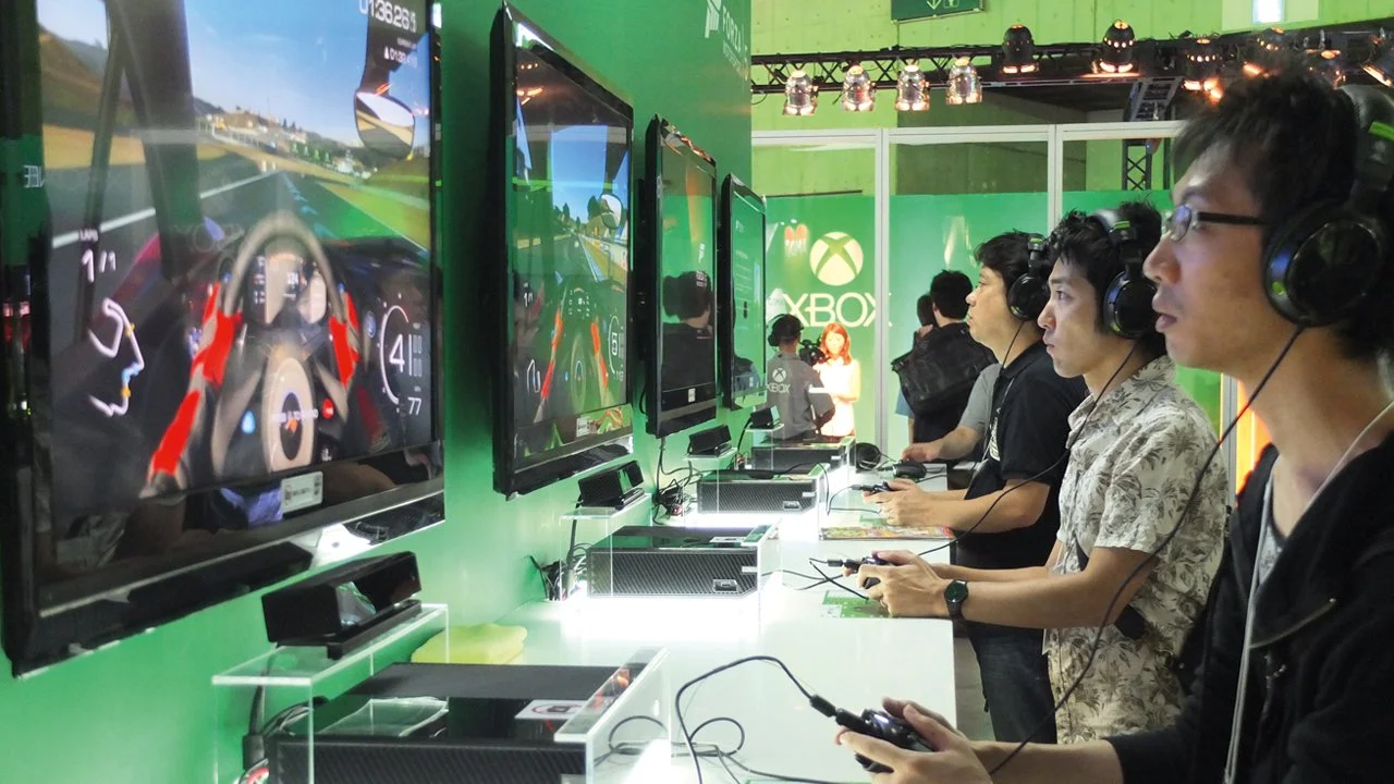 Японцы купили 3 тыс. Xbox One за вторую неделю - фото 1