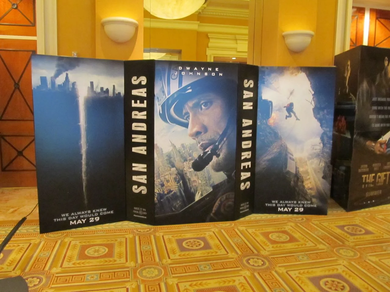 Новые постеры с CinemaCon и фото с площадки «Дэдпула» - фото 21