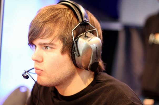 «Не пофиг». Украинские киберспортсмены отреагировали на блокировку VK - фото 1