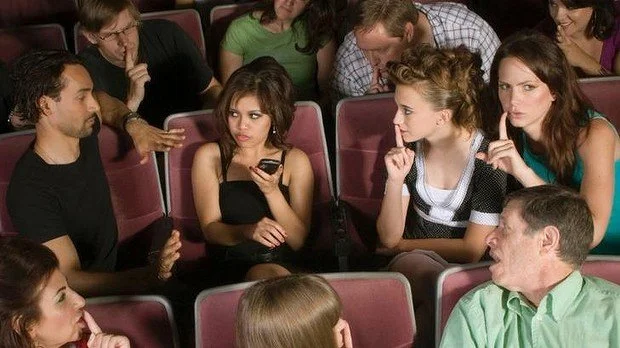 В американских кинотеатрах разрешат пользоваться телефонами - фото 2