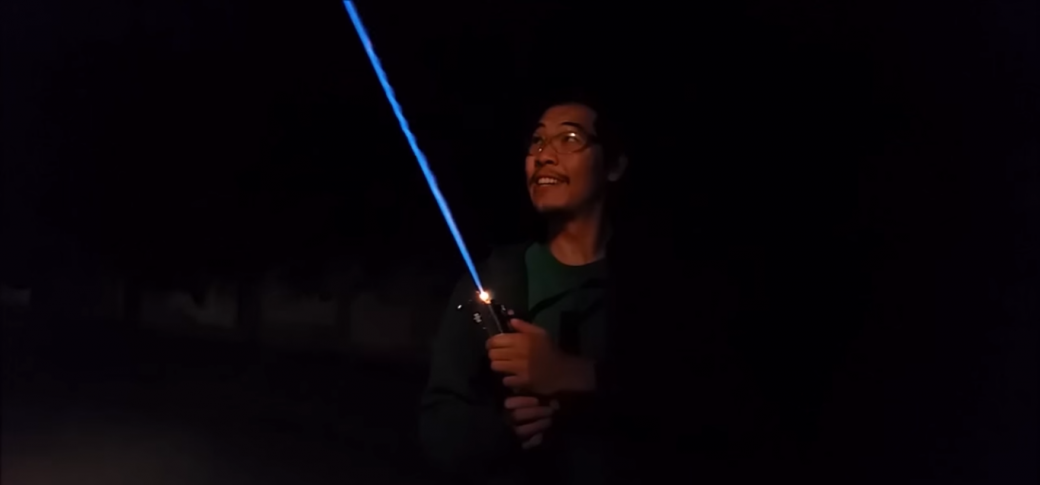 Лучшие способы обзавестись световым мечом из «Звездных войн» - изображение 3 Лучшие способы обзавестись световым мечом из «Звездных войн» - фото 3