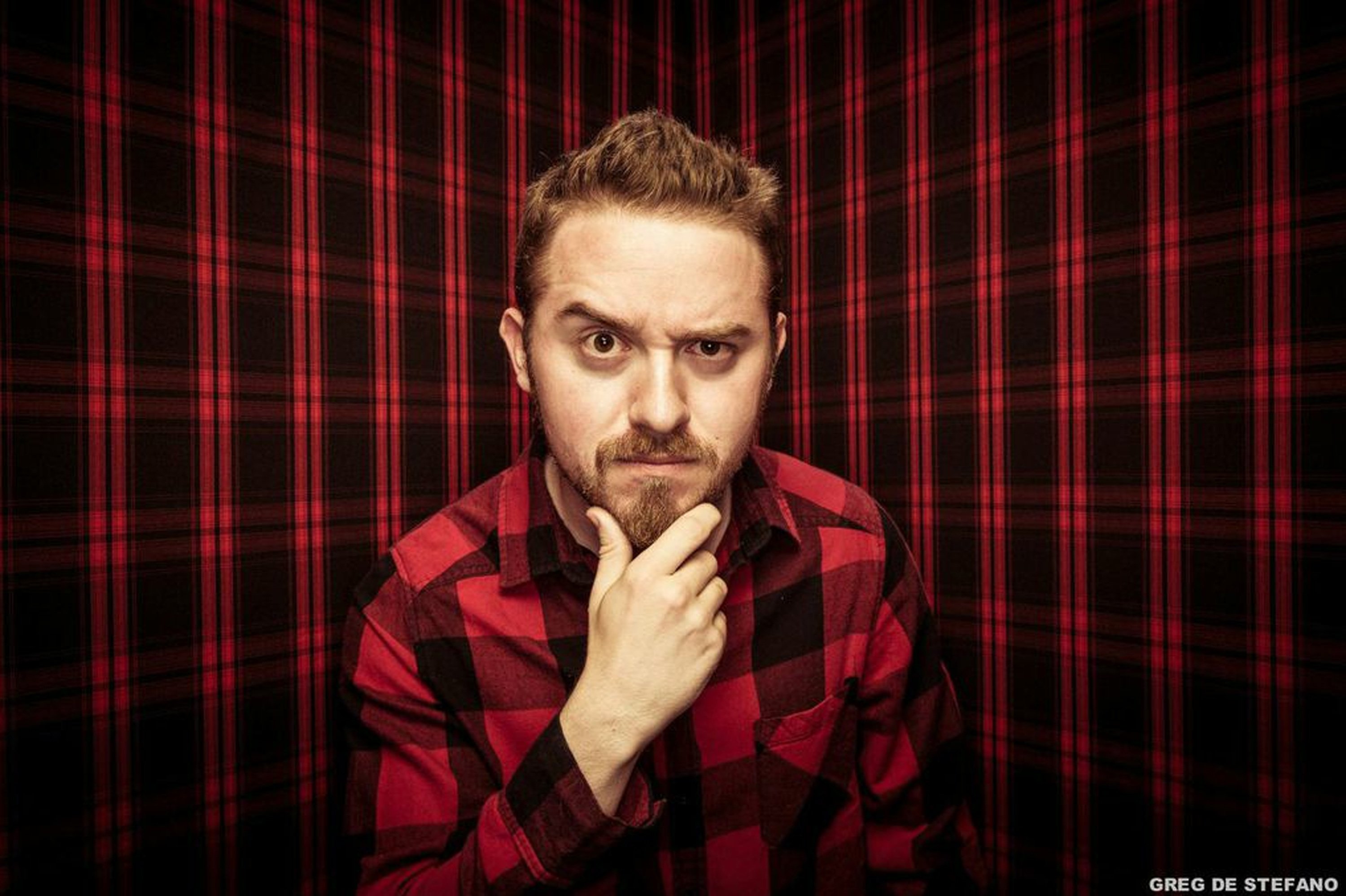 В прошлом месяце Алекс Хирш, создатель и исполнительный продюсер мультсериала «Гравити Фолз», посетил «Большой фестиваль комиксов, косплея и ностальгии», проходивший в Санкт-Петербурге. Мы публикуем интервью с Алексом, который рассказал о будущем телевидения, попытках задействовать М. Найта Шьямалана в его любимом эпизоде и душевных ранах главных героев.