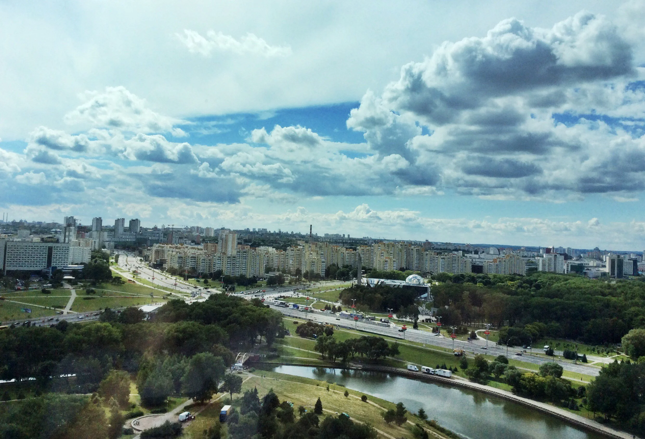 Вид с высоты 22 этажа гостиницы «Беларусь».