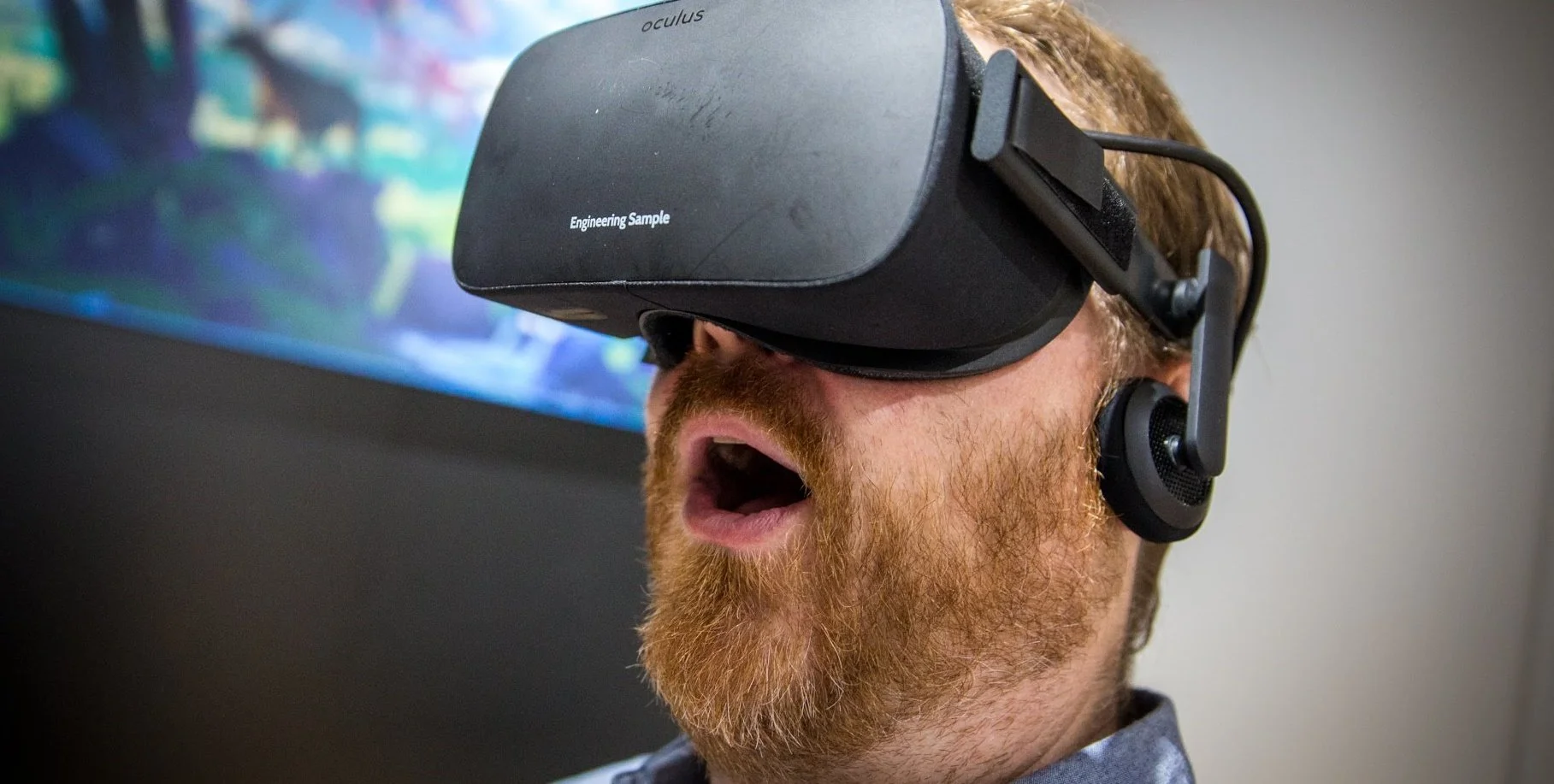 В начале 2016 года VR-технологии были одной из важнейших и наиболее обсуждаемых тем в игровом и технологическом мире. Мы поражались ценам, сокрушались о системных требованиях и считали минуты, в которые разлетались предзаказы на VR-шлемы. Но лишь теперь, когда в свободной продаже появились все обещанные устройства, можно обоснованно рассуждать о том, что такое виртуальная реальность, с какого боку к ней подступиться и имеет ли вообще смысл это делать сейчас.