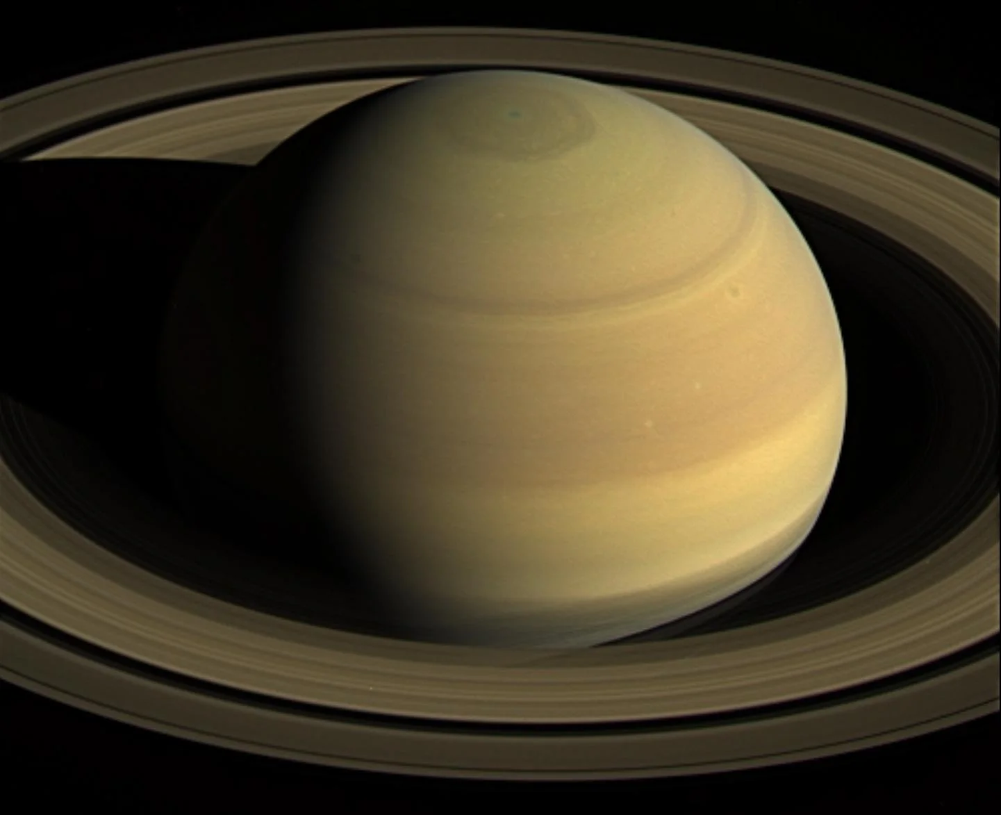 Фото Сатурна в максимальном разрешении завораживают - фото 1