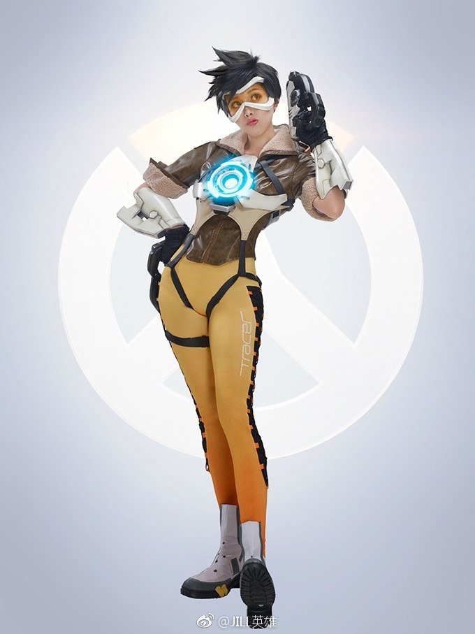 Косплей дня: жизнерадостная Трейсер из Overwatch﻿ - фото 1