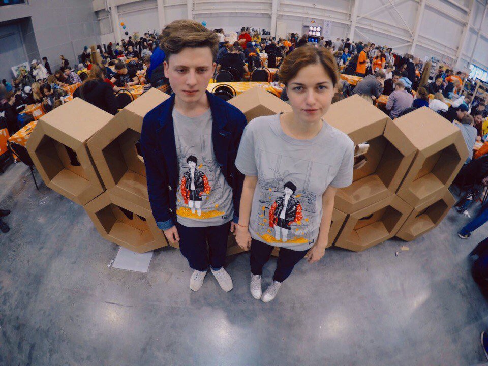 На Comic Con можно купить футболку по мотивам песни Оксимирона - фото 1