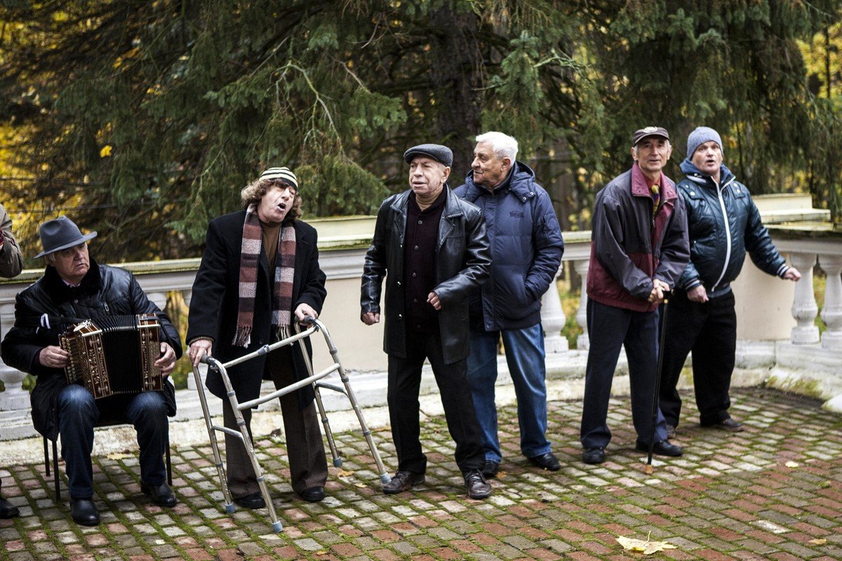 Критики о фильме «Бабушка легкого поведения»: не «Тутси», но смешно - фото 2